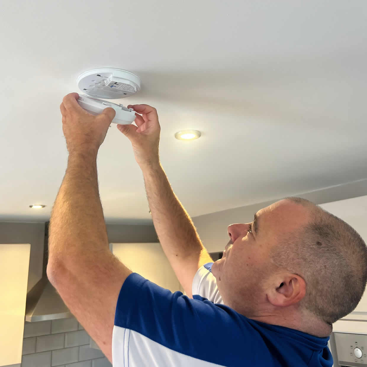 Smoke alarm installation service in Croydon